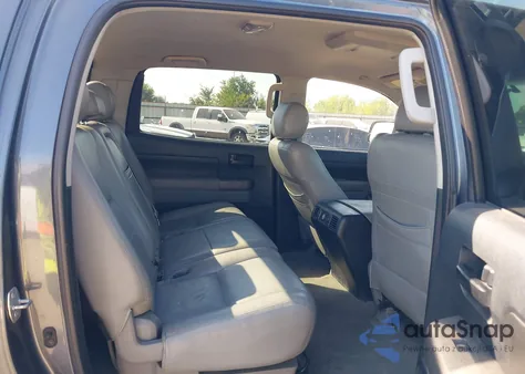 2010 Toyota Tundra Grade 4.6L V8 z USA, uszkodzony, nr VIN 5TFEM5F18AX009190